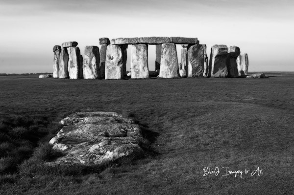 0LR-StoneHenge BW1